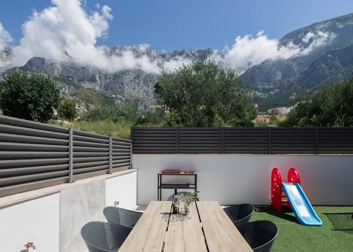 Villa Sunny Lux 3 In By Guide Makarska