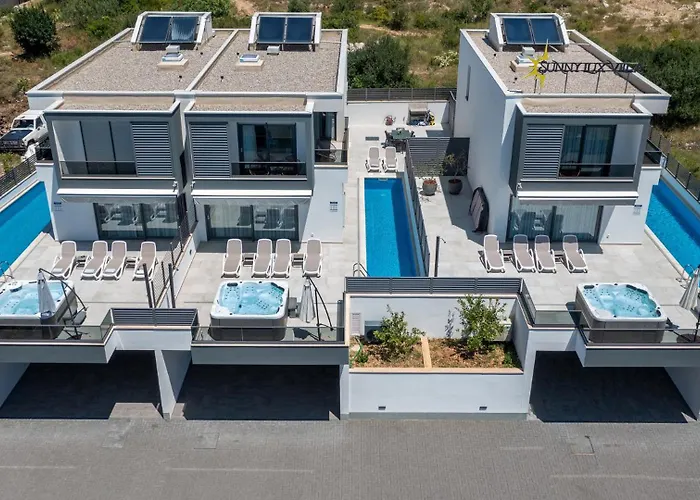 Sunny Lux 3 In By Guide