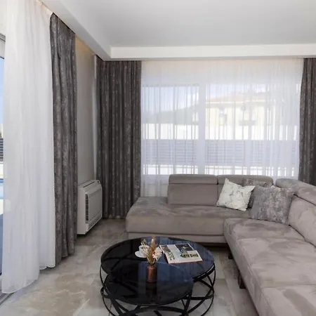 Villa Sunny Lux 3 In By Guide Makarska