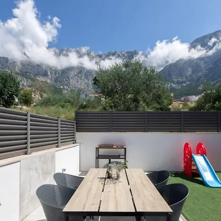 Sunny Lux 3 In By Guide Makarska