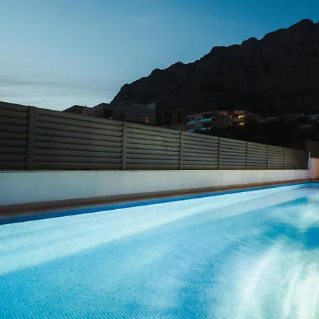 Vila Sunny Lux 3 In By Guide Makarska
