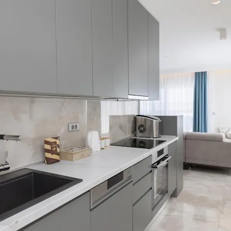 Sunny Lux 3 In By Guide