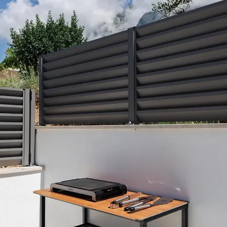 Vila Sunny Lux 3 In By Guide