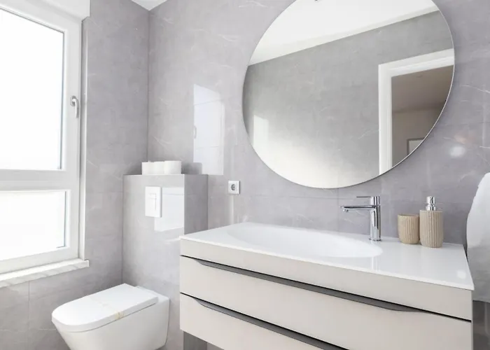 Sunny Lux 3 In By Guide Макарська