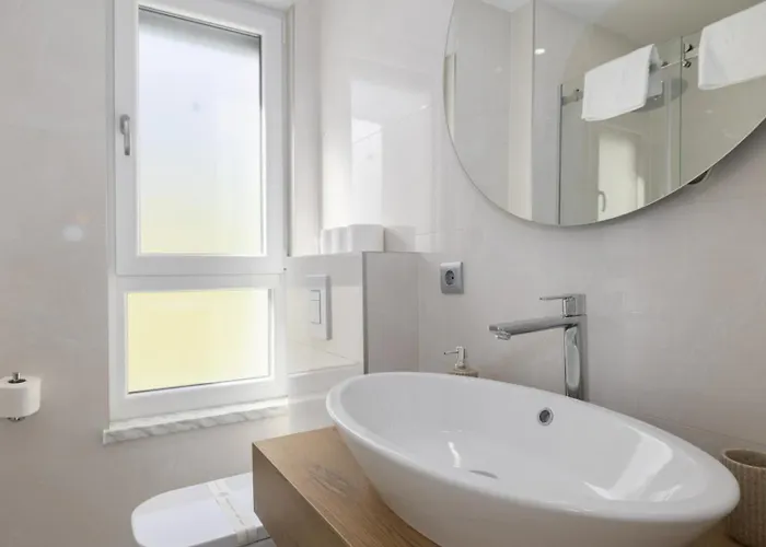 Sunny Lux 3 In By Guide