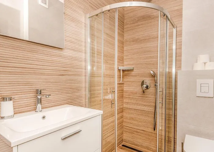 Вілла Sunny Lux 3 In By Guide