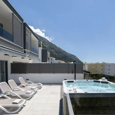 Villa Sunny Lux 3 In By Guide