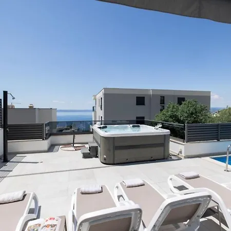 Sunny Lux 3 In By Guide * Makarska