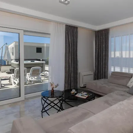 Villa Sunny Lux 3 In By Guide Makarska