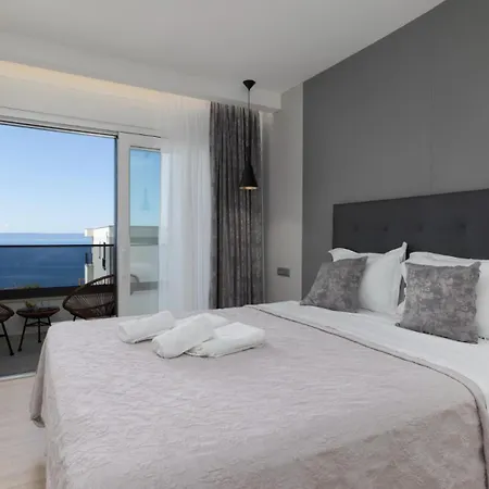 Sunny Lux 3 In By Guide * Makarska