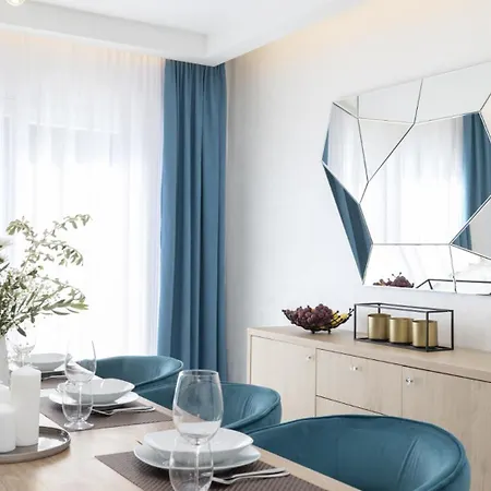 Sunny Lux 3 In By Guide Makarska