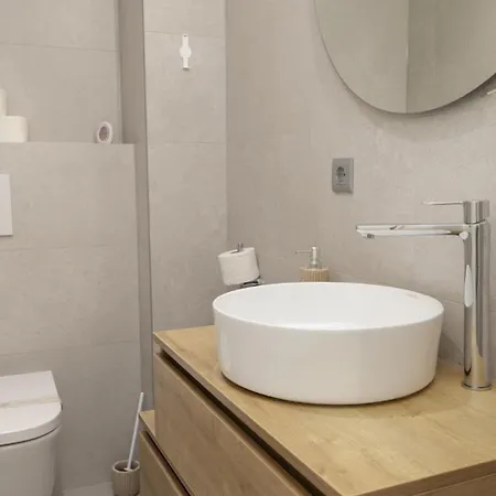 Sunny Lux 3 In By Guide Makarska